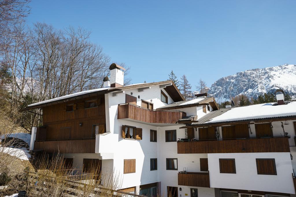 Villa Franchetti - Stayincortina كورتينا دامبيتزو المظهر الخارجي الصورة